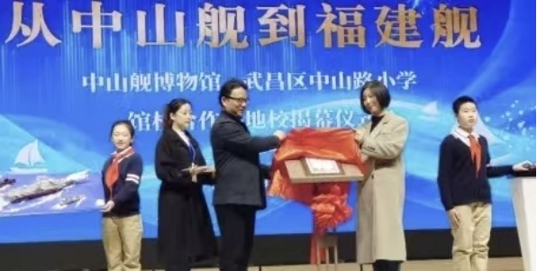 【院系动态】文法实习生助力校园科技月 用责任与专业收获致谢