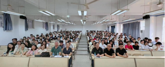 以文润心启新程 笃行致远赴芳华｜文学院举办2026级新生见面会